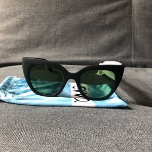 Toms Traveler Sydney Sunglasses- never worn!